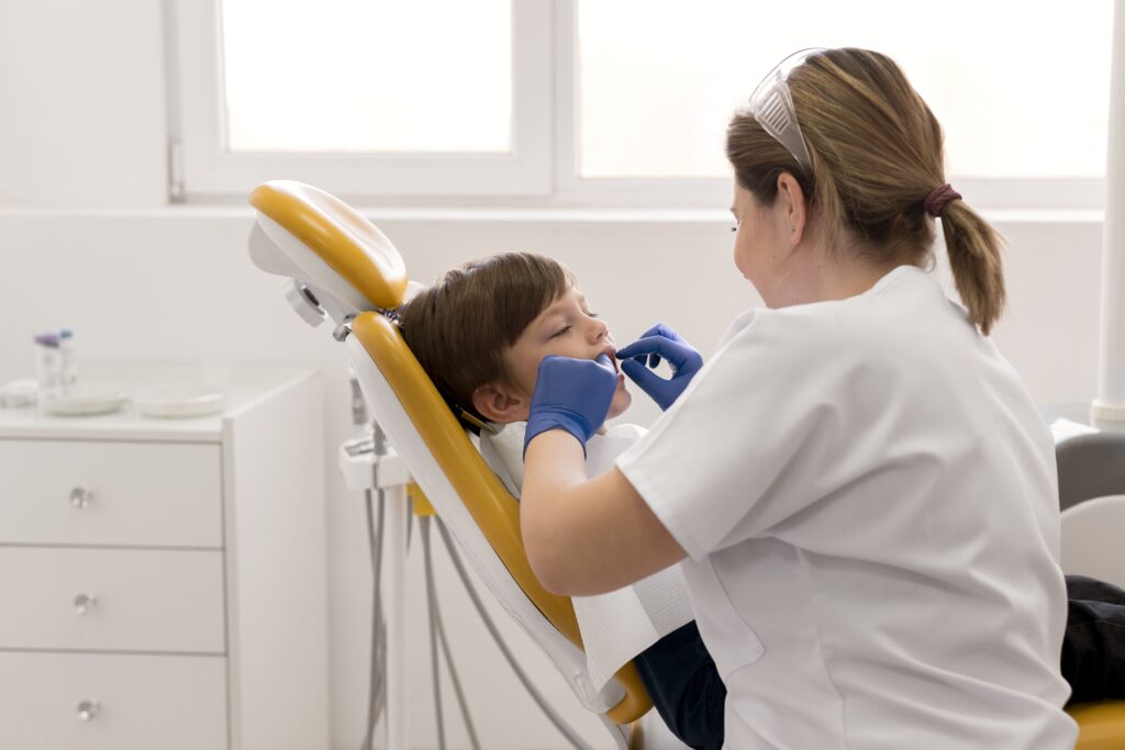 ¿Cada cuánto hay que llevar a un niño al dentista?